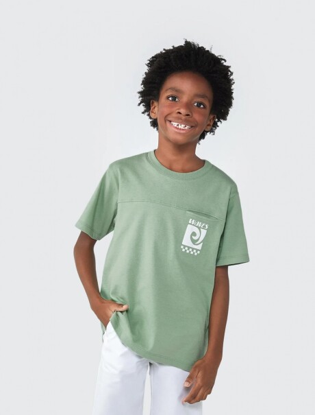 CAMISETA INFANTIL CON ESTAMPA MODELO OVERSIZE VERDE