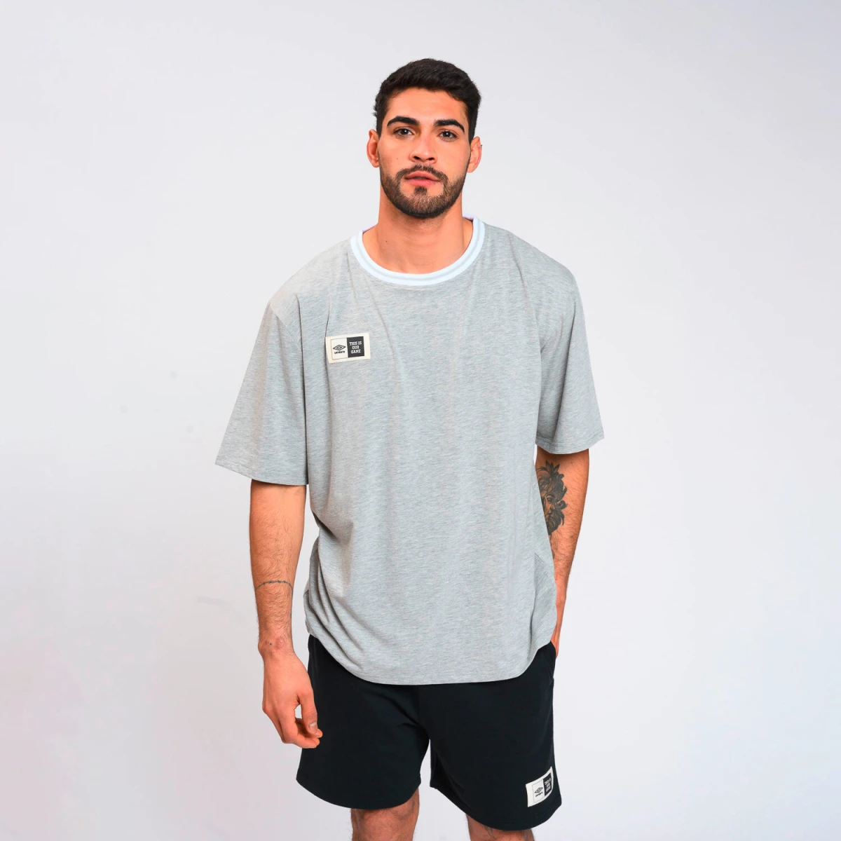 Remera University de Hombre - Gris 