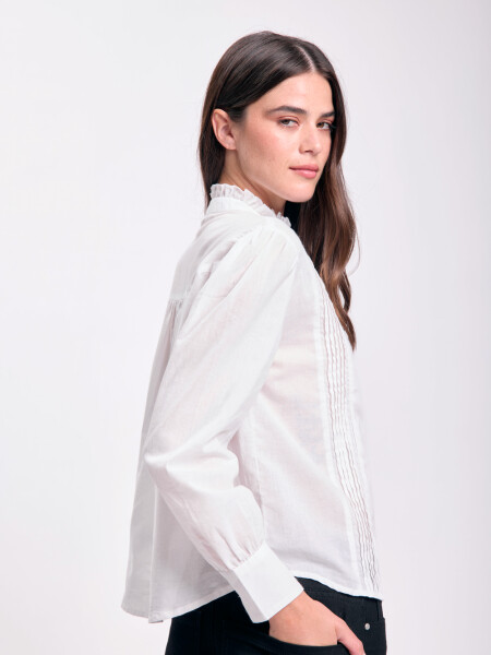Blusa con volado Crudo