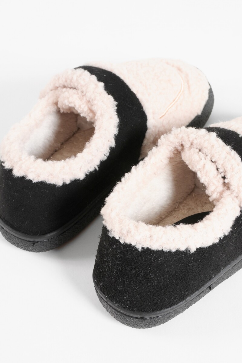 Pantufla corderito suede negro