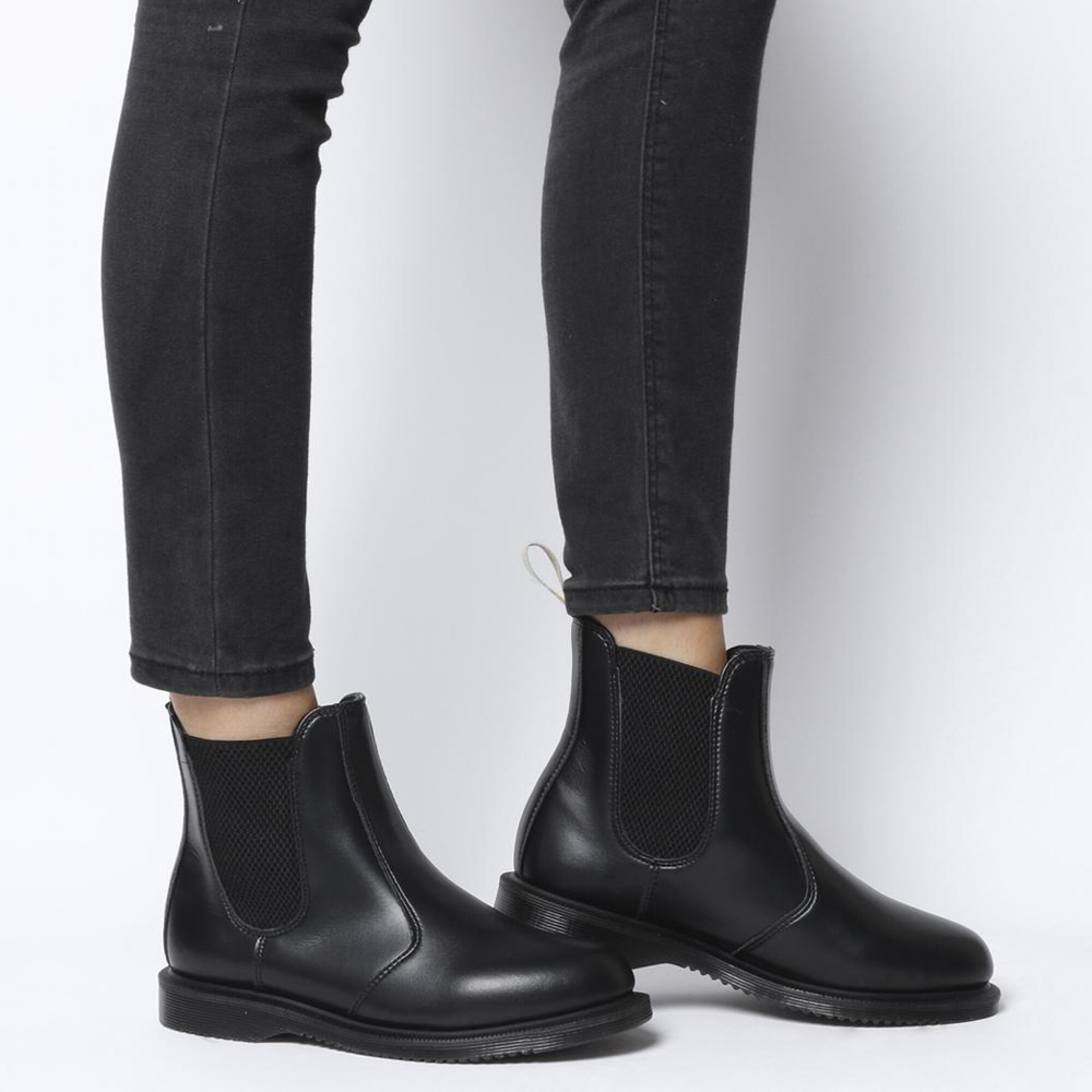 La isla dr martens sales