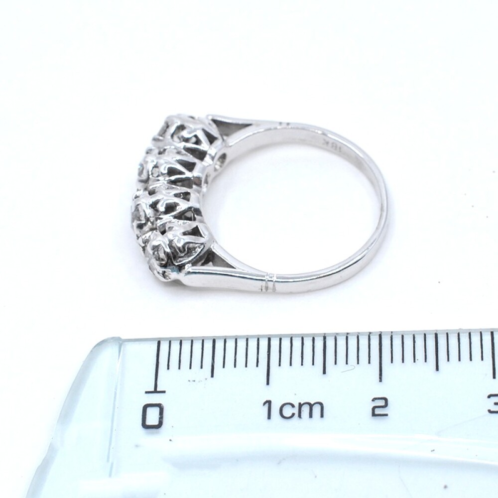 Anillo en oro blanco 18K con brillantes Anillo en oro blanco 18K con brillantes