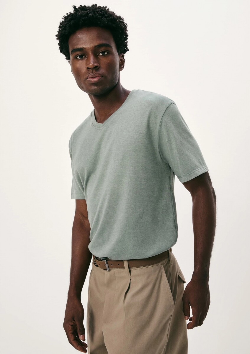 CAMISETA BÁSICA UNISSEX - VERDE 