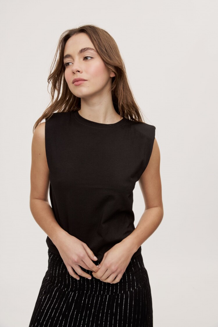 REMERA BOLDA Negro