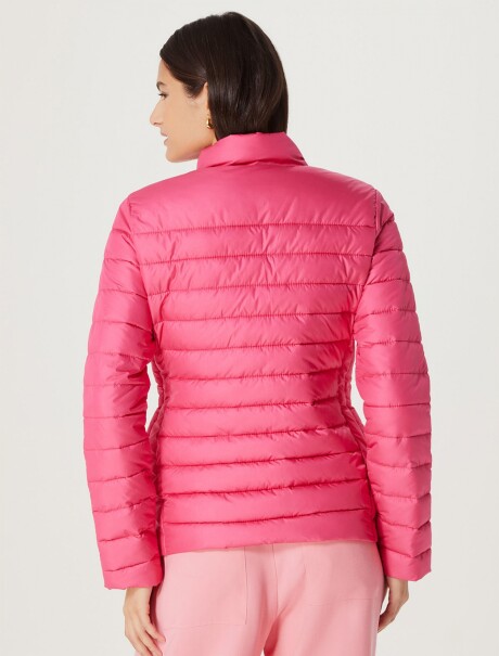 CAMPERA PUFFER CON BOLSILLOS ROSA CHICLE