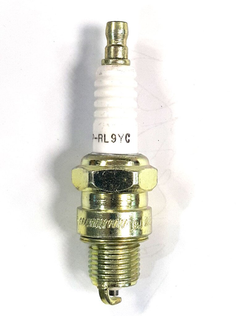 BUJIA - R=14MM CORTA RL87YC CHAMPION