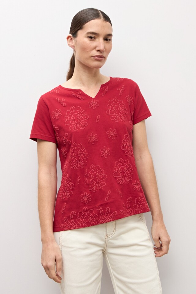 Remera puff print carmesí