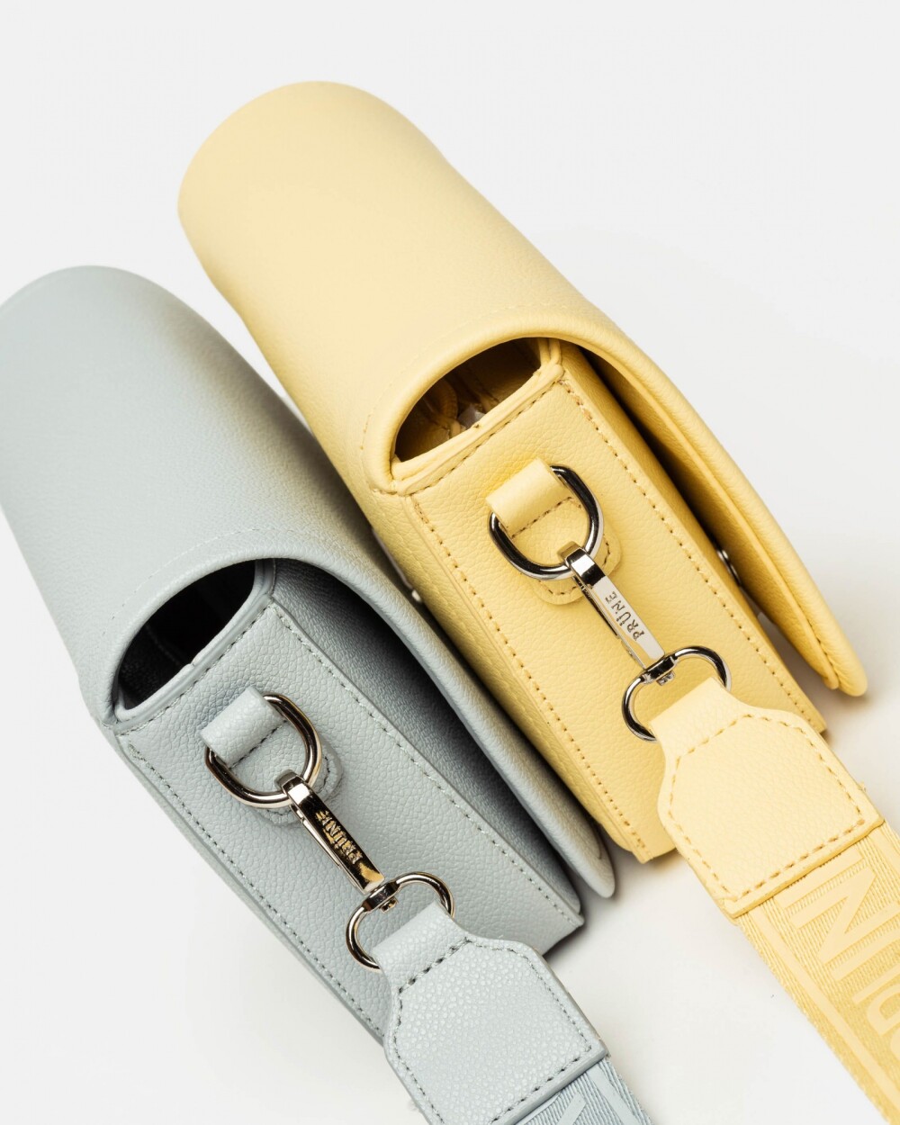 Bandolera Air en efecto cuero graneado Celeste