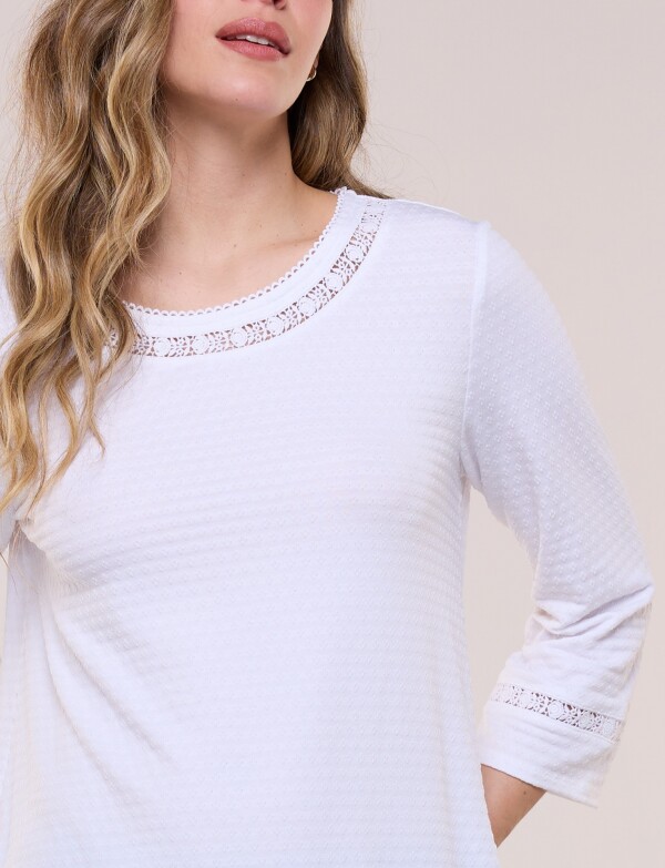 Remera Manga 3/4 Con Detalle De Puntilla Calada BLANCO