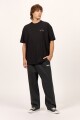REMERA ARCH EMB OVER TEE J-negro