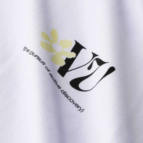 Remera Rivvia Digi Flower Blanco