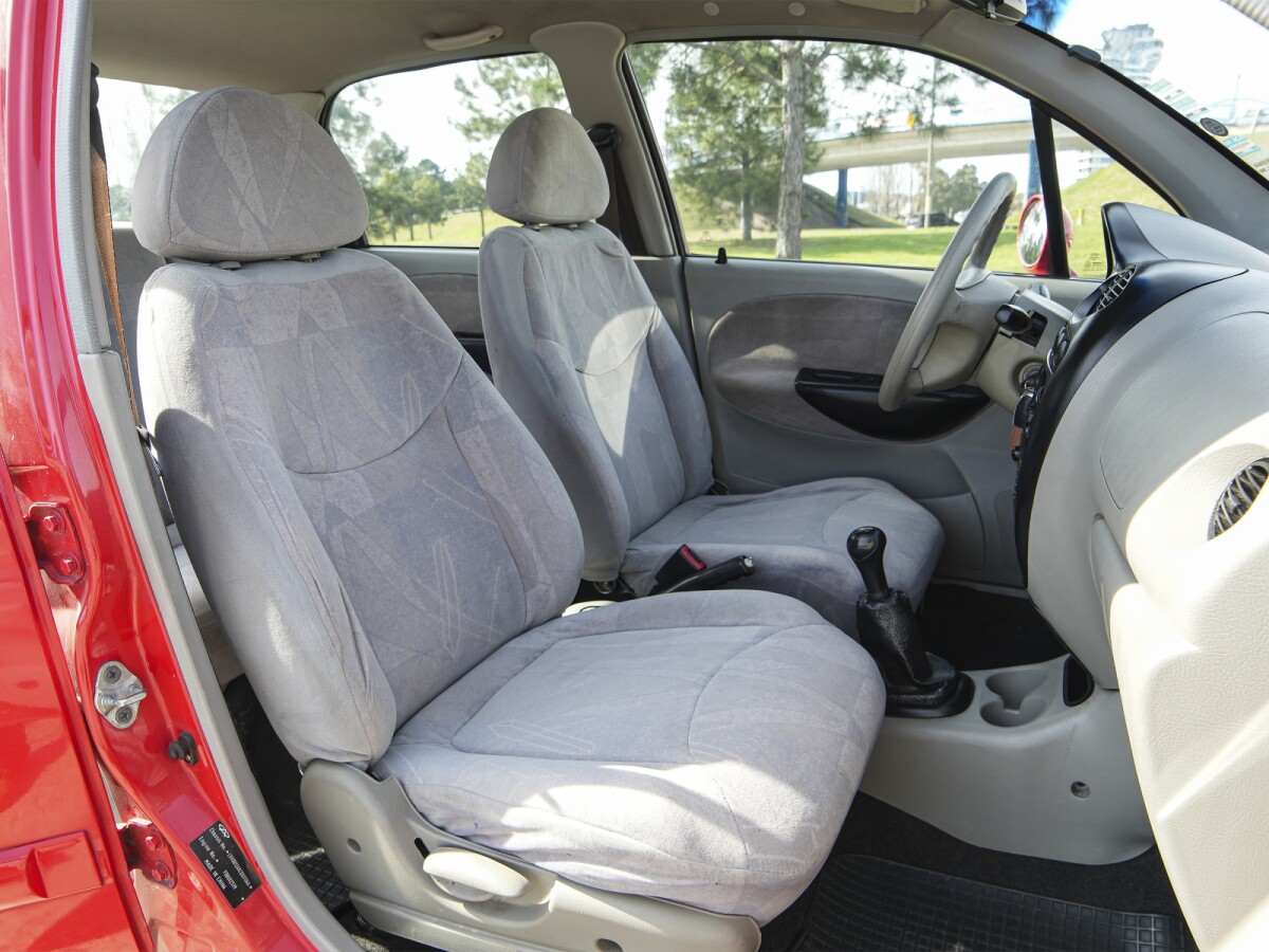 Chery QQ3 1.1 Confort Extra Full 2012 Chery QQ3 1.1 Confort Extra Full 2012