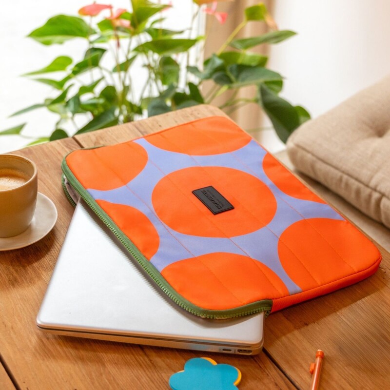 FL-HF Funda Para Laptop Flamenco Helio Ferreti - Mandarina