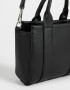 City Cartera City Con Charm - Negro