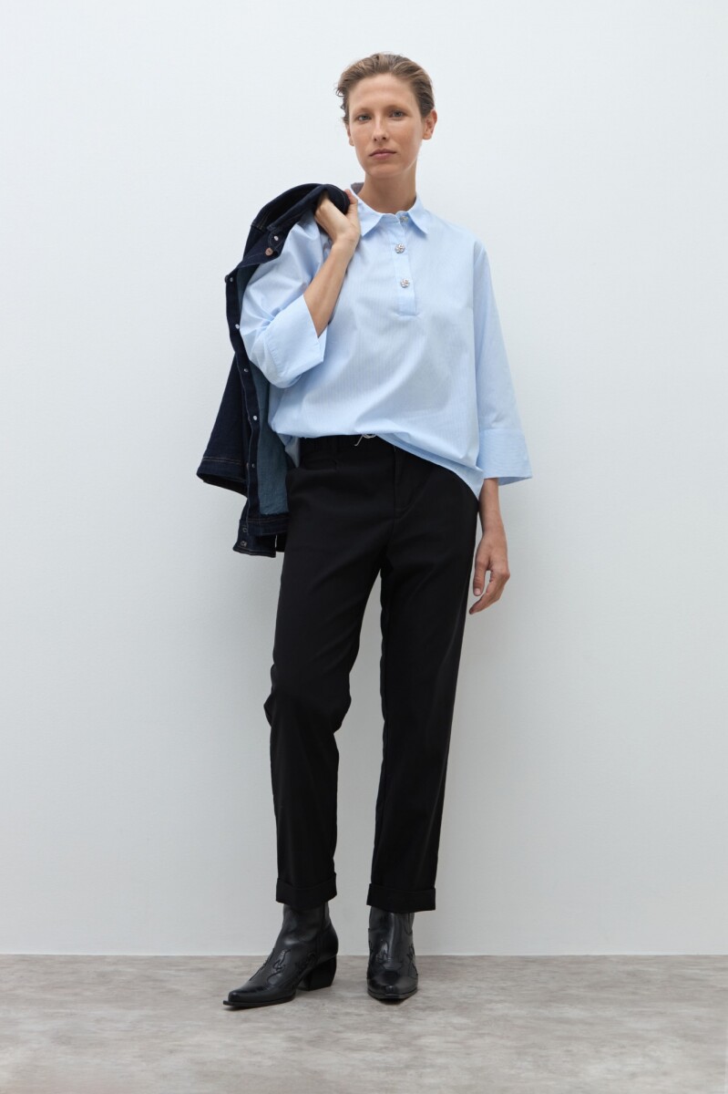 Blusa rayada cuello camisa - celeste 