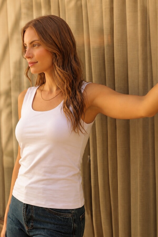 Musculosa Casual. Blanco