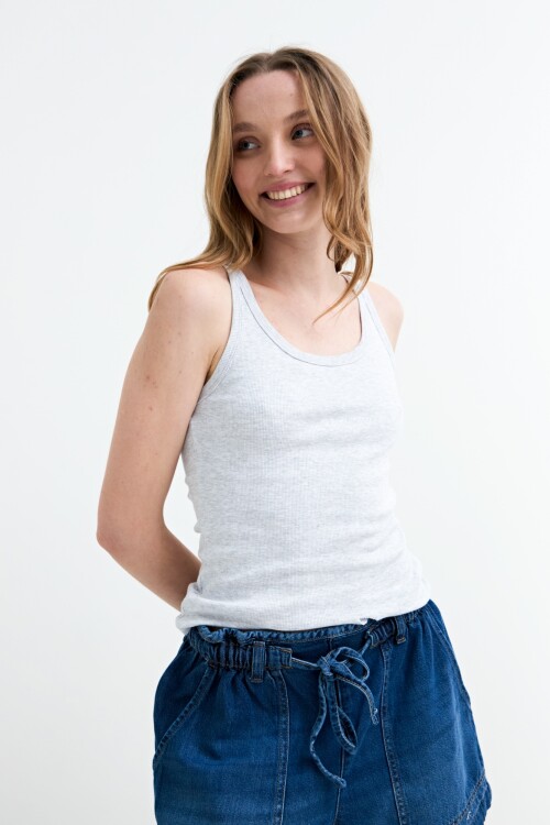 Musculosa en rib tirante finos GRIS MELANGE