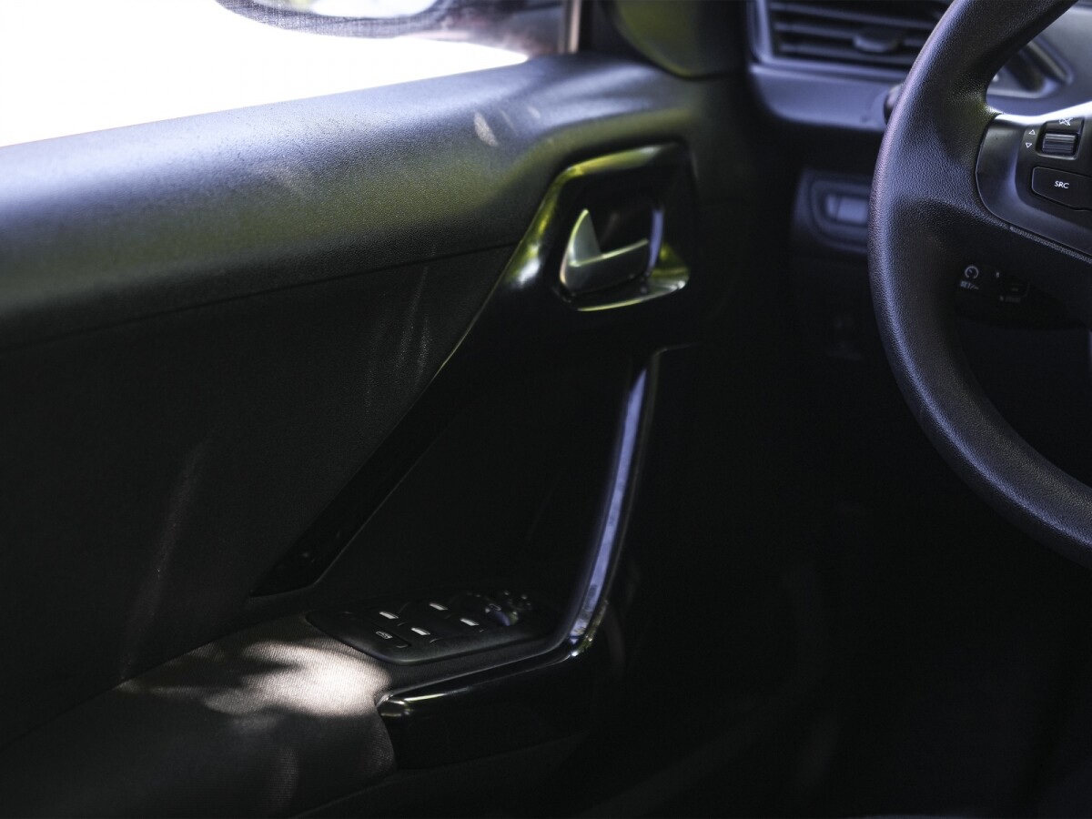 Peugeot 208 Active 1.2 Extra Full 2018 EXCELENTE ESTADO! Peugeot 208 Active 1.2 Extra Full 2018 EXCELENTE ESTADO!