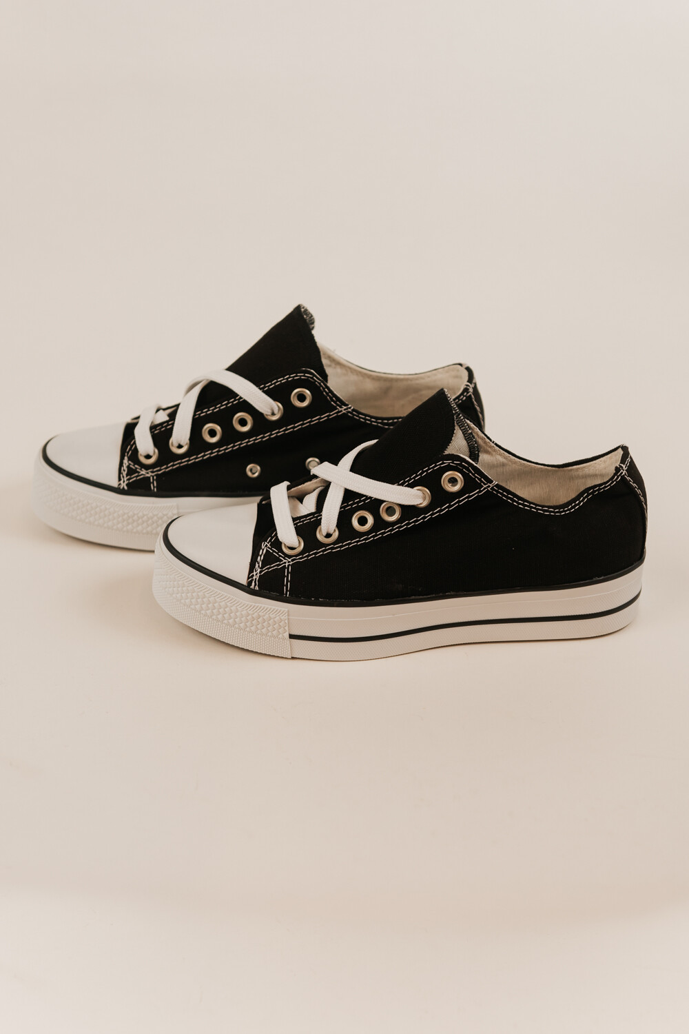 Zapatilla Mervis Negro