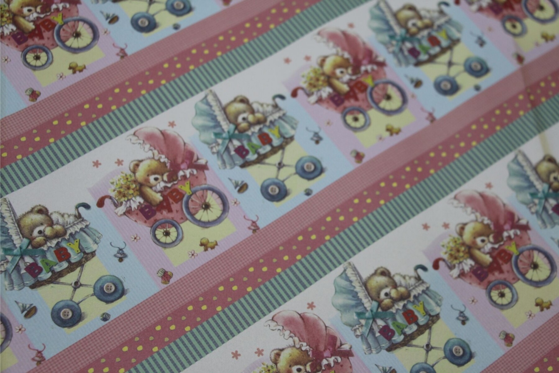 PAPEL DE REGALO 75 X 50 - COCHECITO OSO 