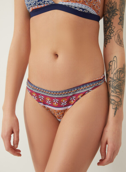 Vedetina basica est. Guarda folk