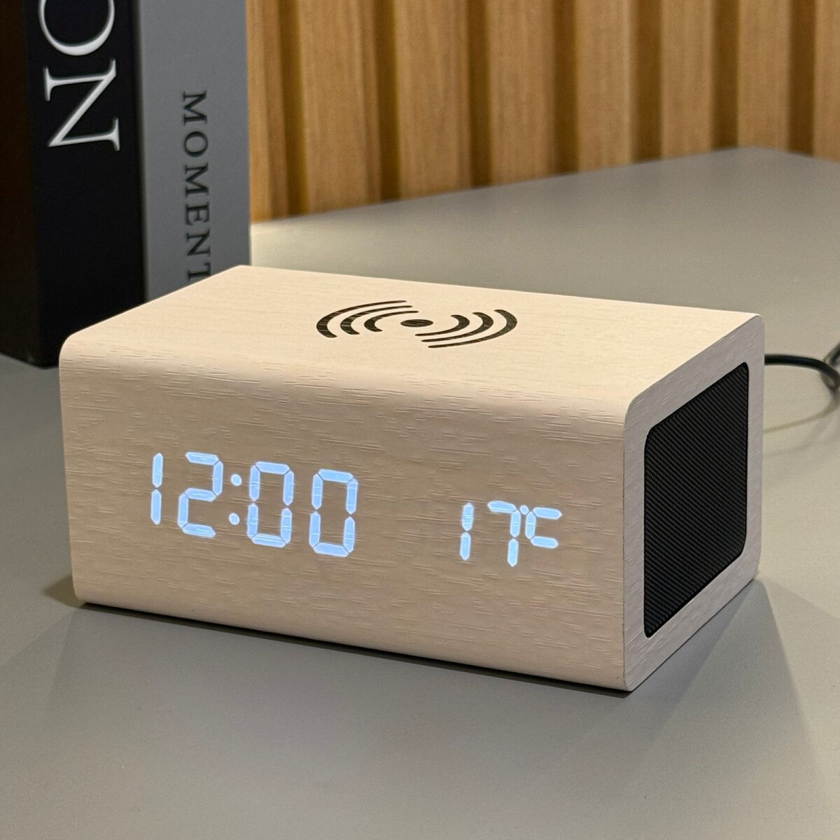 Reloj Despertador Multifuncional con Carga Inalámbrica y Bluetooth 