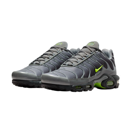 NIKE AIR MAX PLUS Black