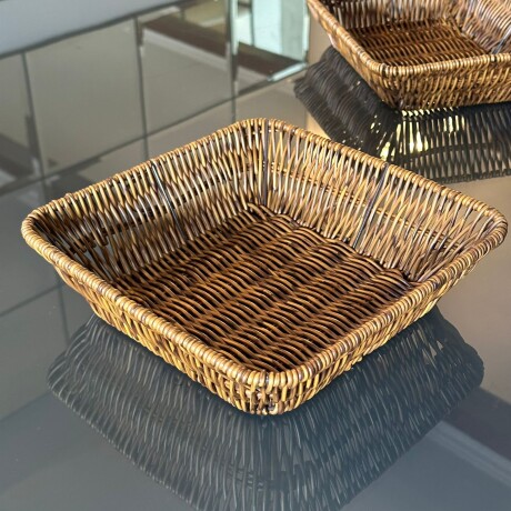 Canasta De Rattan Sintético Cuadrado Alto 6cm x 24cm x 24cm Canasta De Rattan Sintético Cuadrado Alto 6cm x 24cm x 24cm