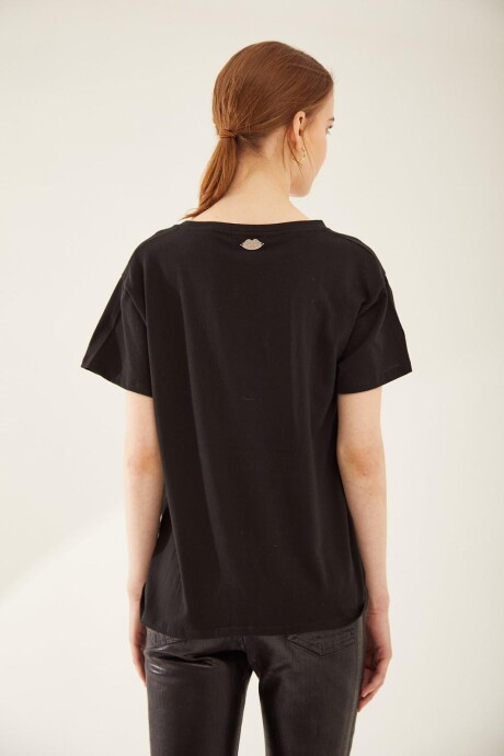 REMERA AMOUR FOU NEGRO