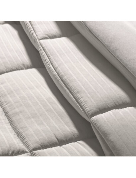 Acolchado King - Toque pluma Parallelo 2,80 x 2,40m Acolchado King - Toque pluma Parallelo 2,80 x 2,40m