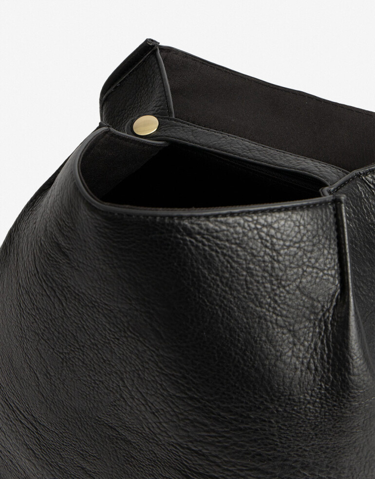 Mochilas Urbanas Mochila Con Solapa Negra - Negro