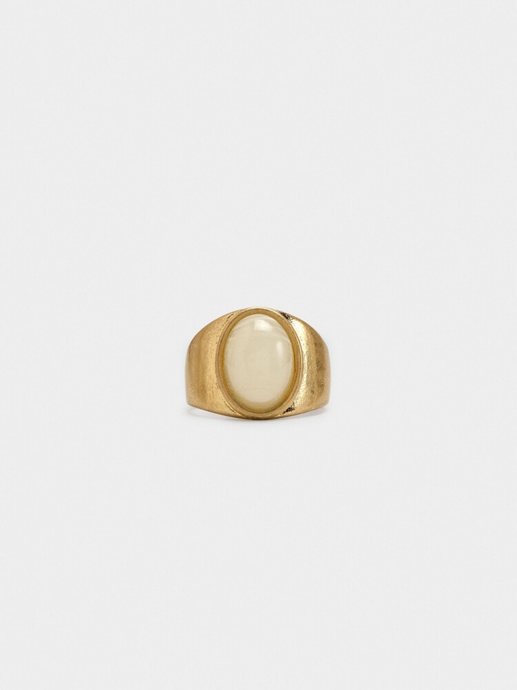 Anillo Ovalado Con Resina beige