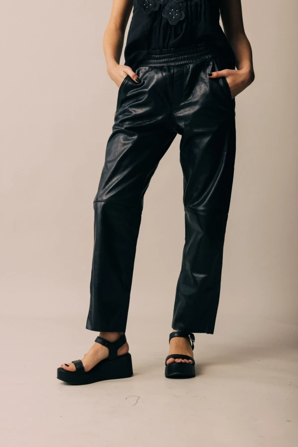 Leather Babucha Negro