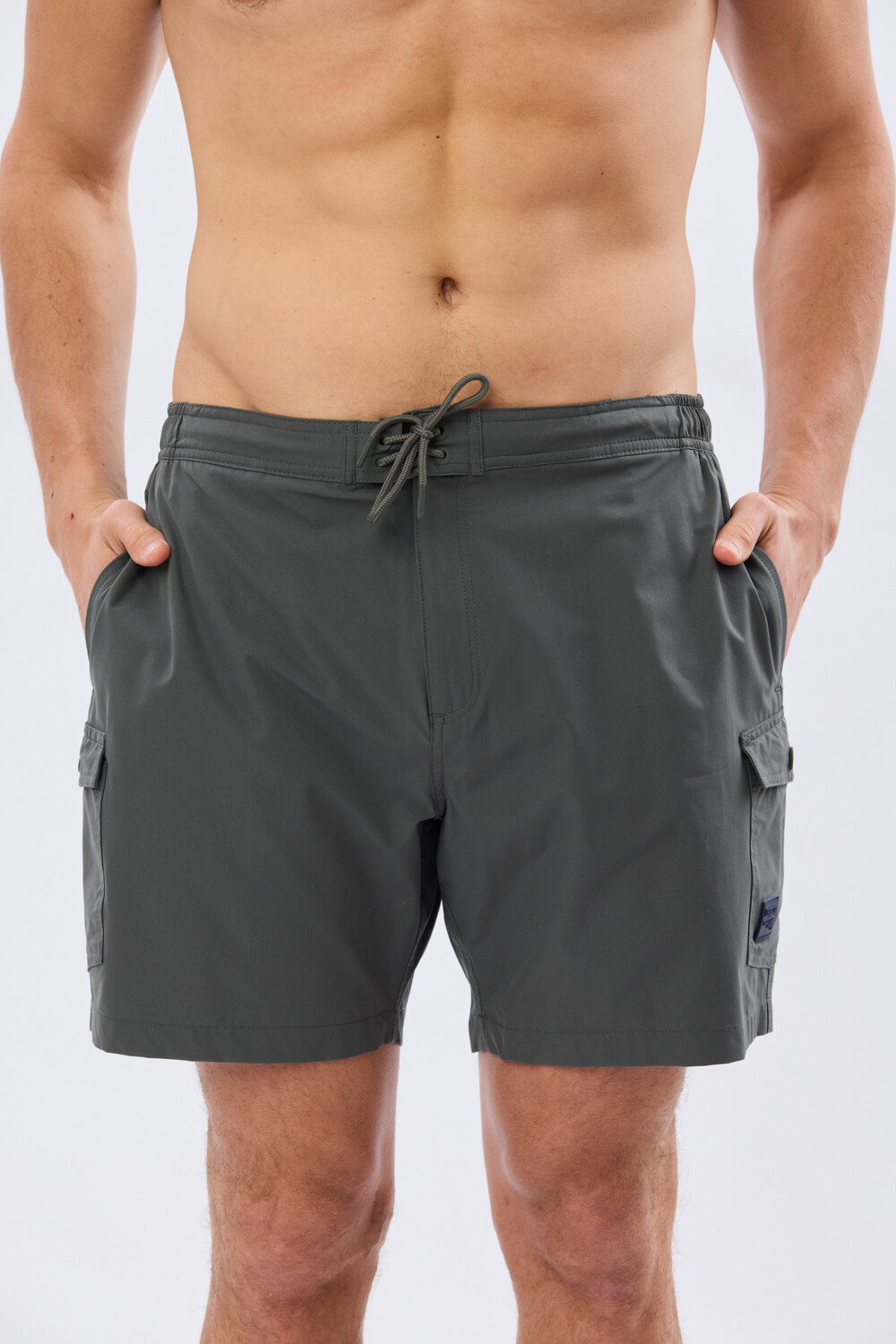 SHORT CARGO DE BAÑO LISO Verde