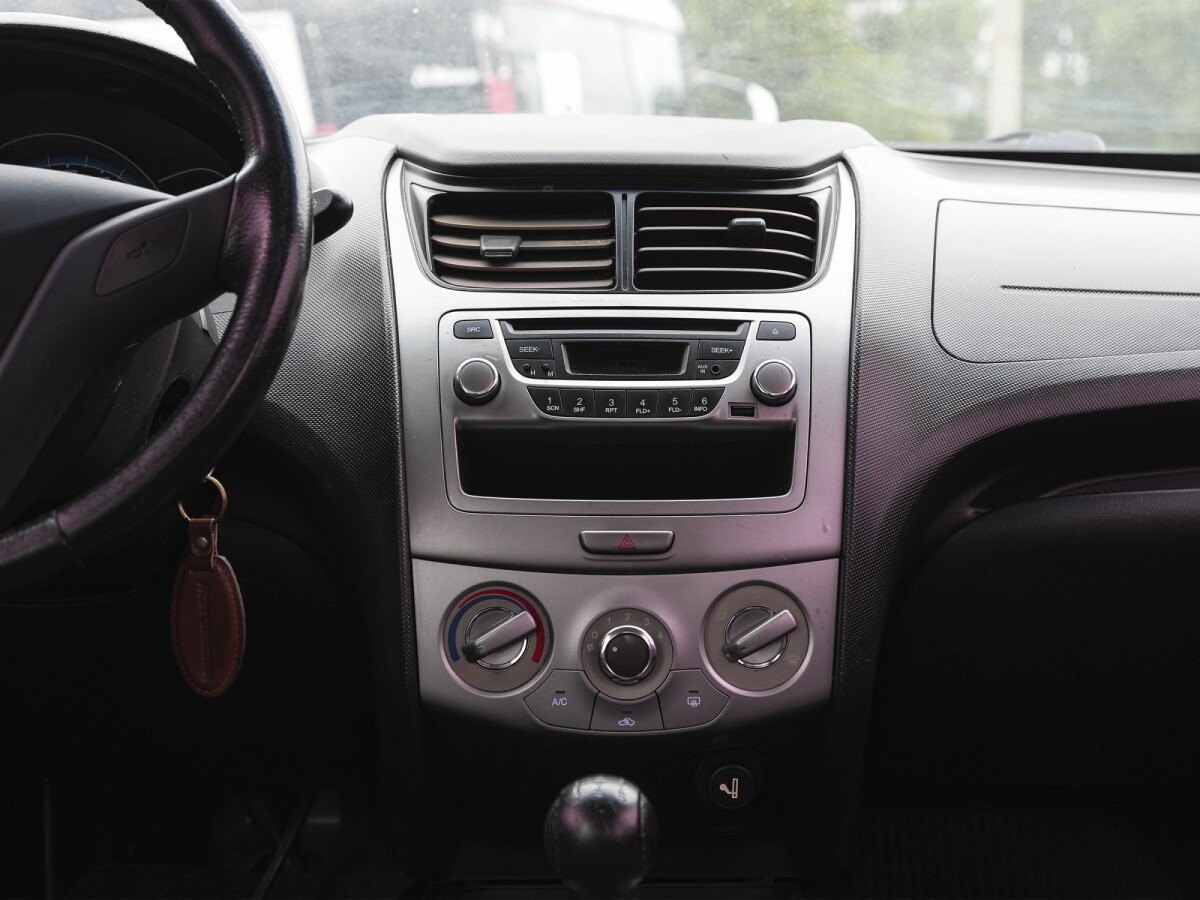 Chevrolet Sail LT 1.4 Extra Full| Permuta / Financia Chevrolet Sail LT 1.4 Extra Full| Permuta / Financia