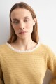 Sweater escote bote maiz