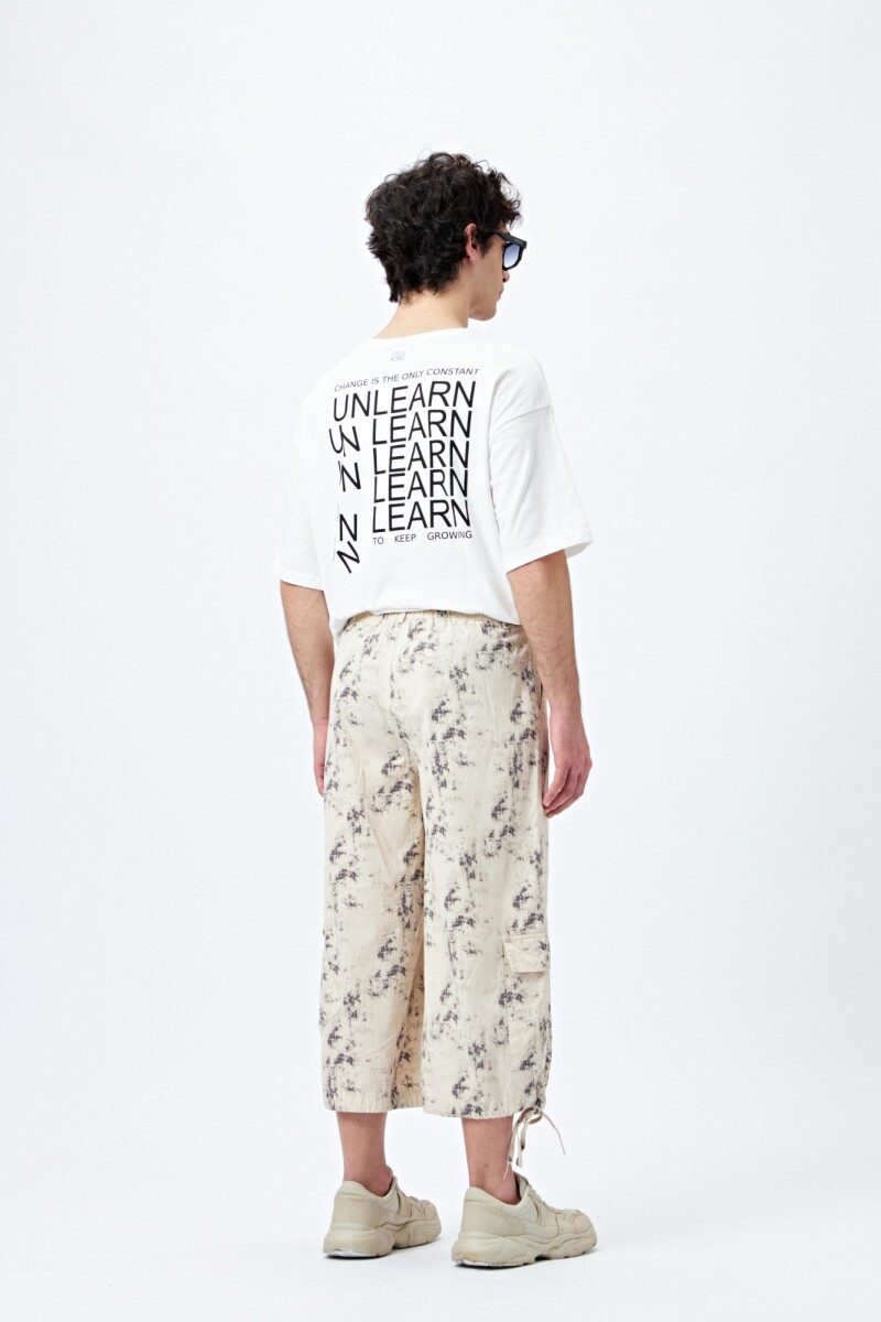 BERMUDA SKATER PRINT Gris Claro