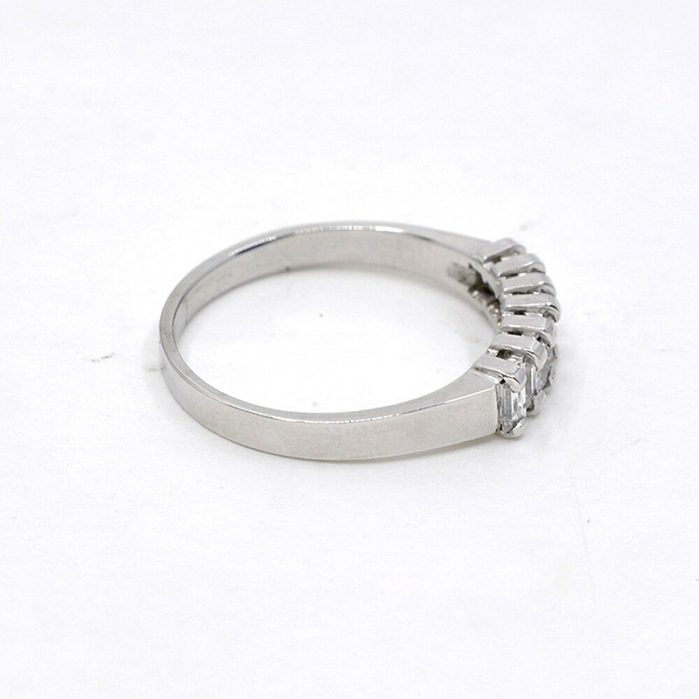 Anillo En Platino Con Brillantes Baguette Anillo En Platino Con Brillantes Baguette