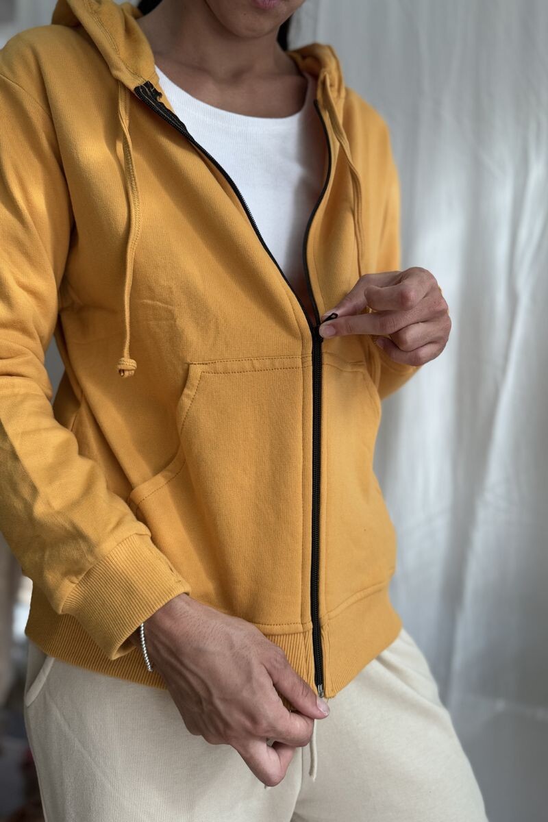 Campera capucha Mostaza