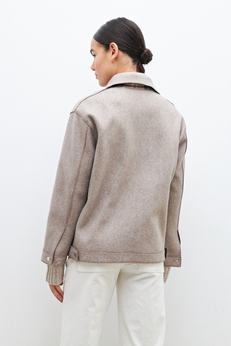 Chaqueta con botones metálicos beige melange