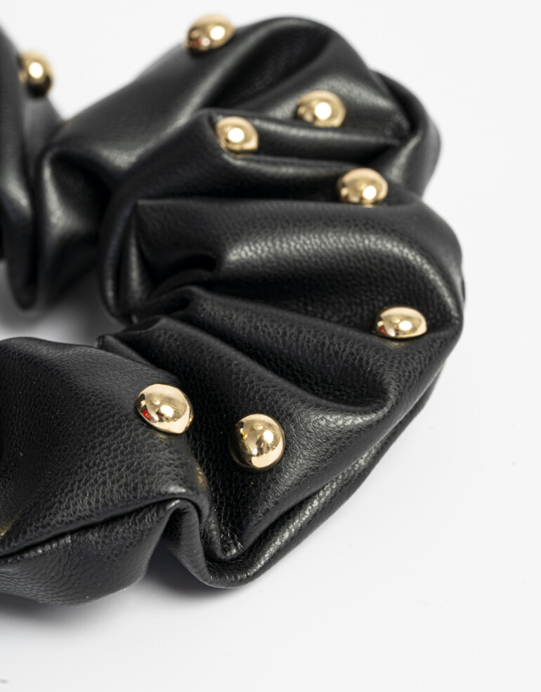 Skunzies Cuero/PU Scrunchie Con Studs - Combinacion Bicolor