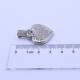 Dije oro 18k blanco corazón con brillantes baguette y redondos. Dije oro 18k blanco corazón con brillantes baguette y redondos.