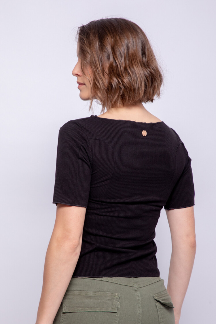 REMERA NICOLETTA Negro