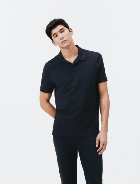 CAMISA DE CUELLO CON BORDADO NEGRO