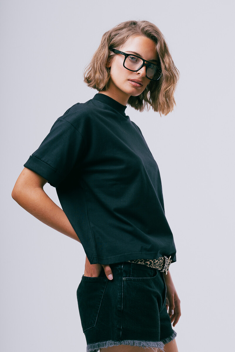 Pouli Black