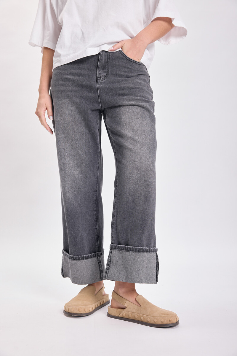 Pantalón jean bajo doblado Negro