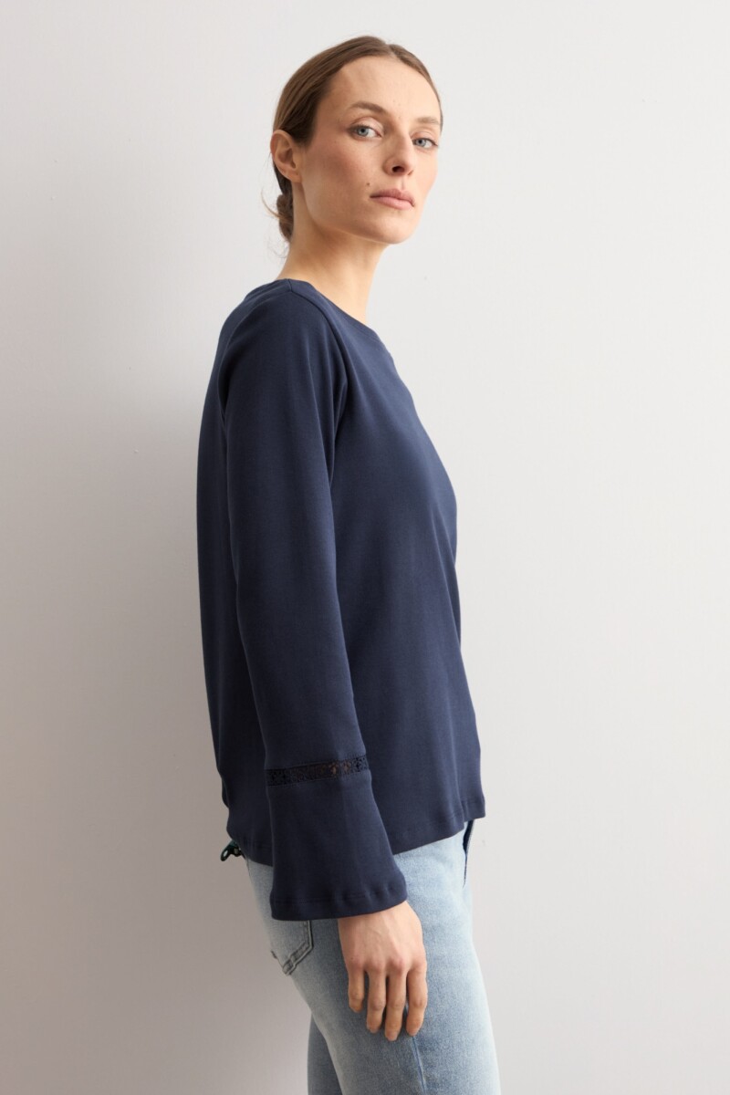 Remera manga larga con puntilla azul marino
