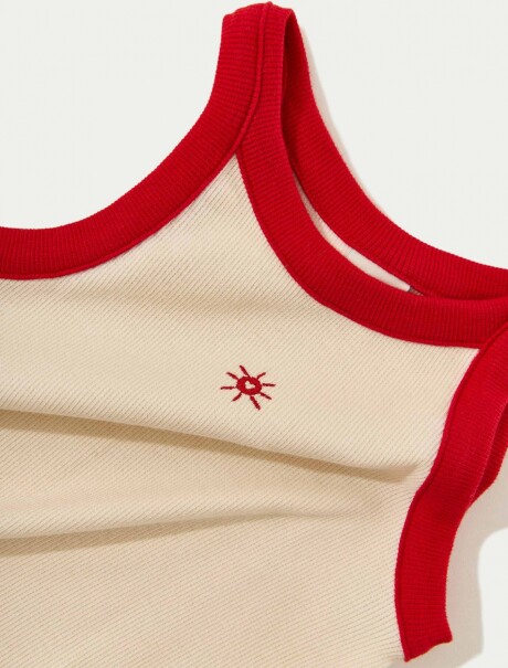 MUSCULOSA INFANTIL CON BORDADO BEIGE