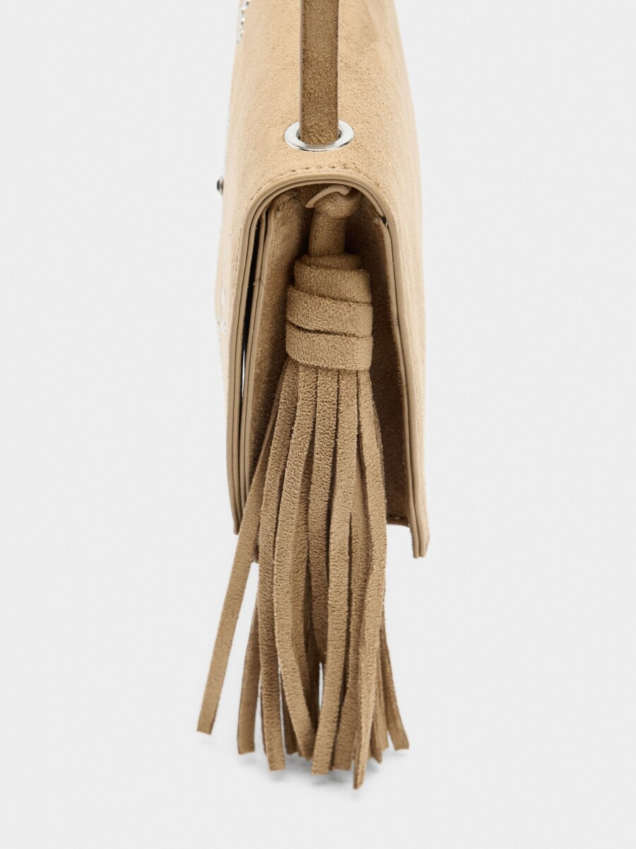 Bolso Bandolera Con Tachuelas Y Flecos camel