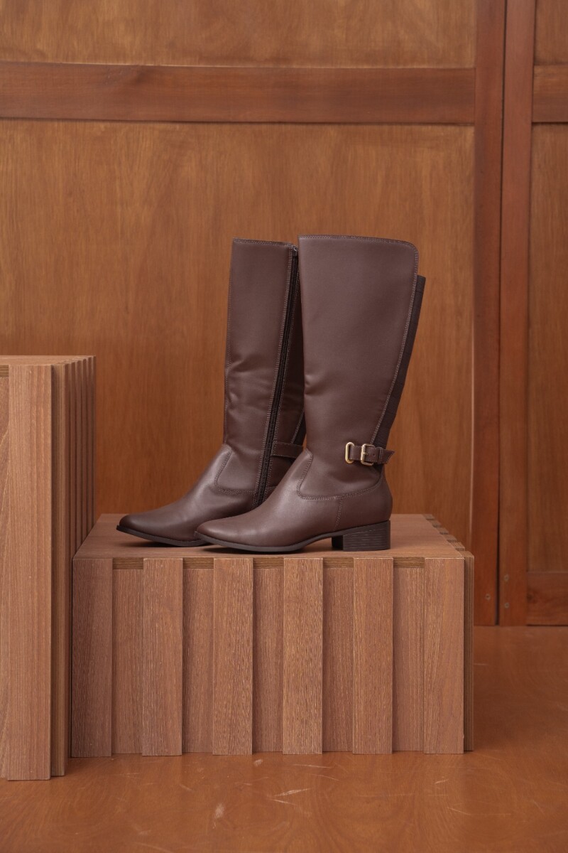 Bota Casual. Marrón